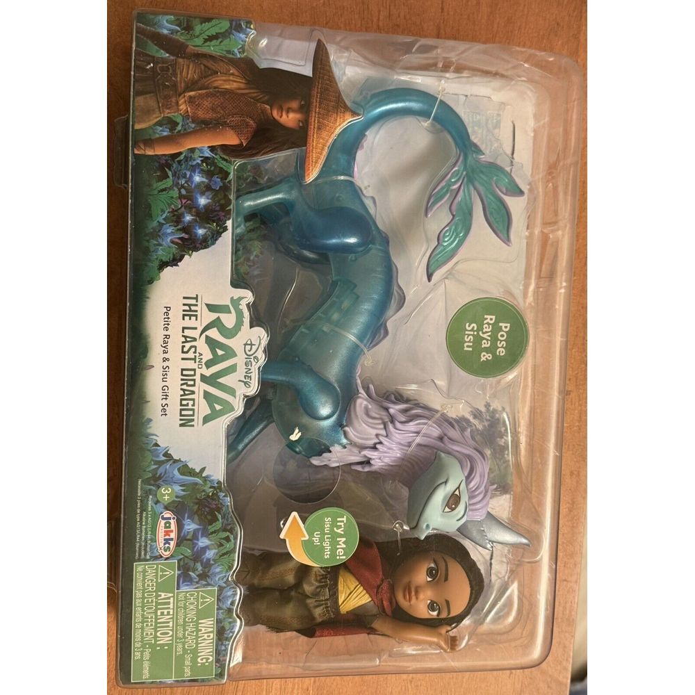 Disney's Raya and The Last Dragon Petite Raya & Sisu Gift Set Sisu Lights Up New